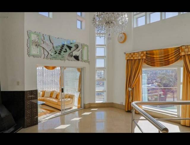6 BEDROOM HOUSE FOR SALE IN BASSONIA